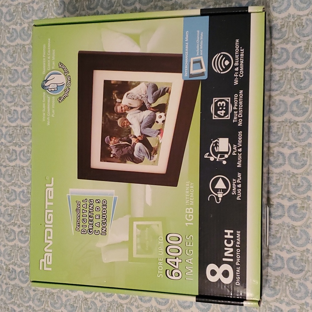 Pandigital 1GB memory 8 inch Digital Photo Frame